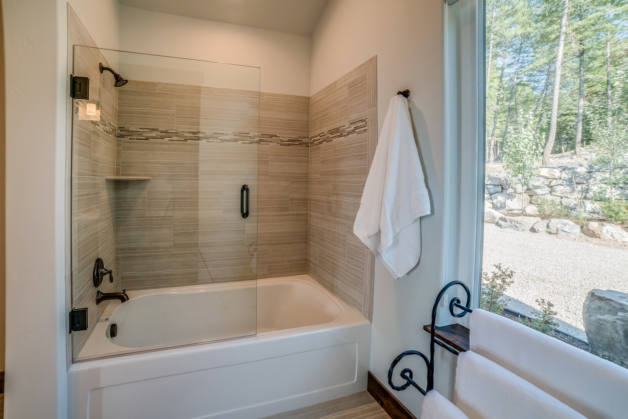 Shower & Tub Installation in Plains
